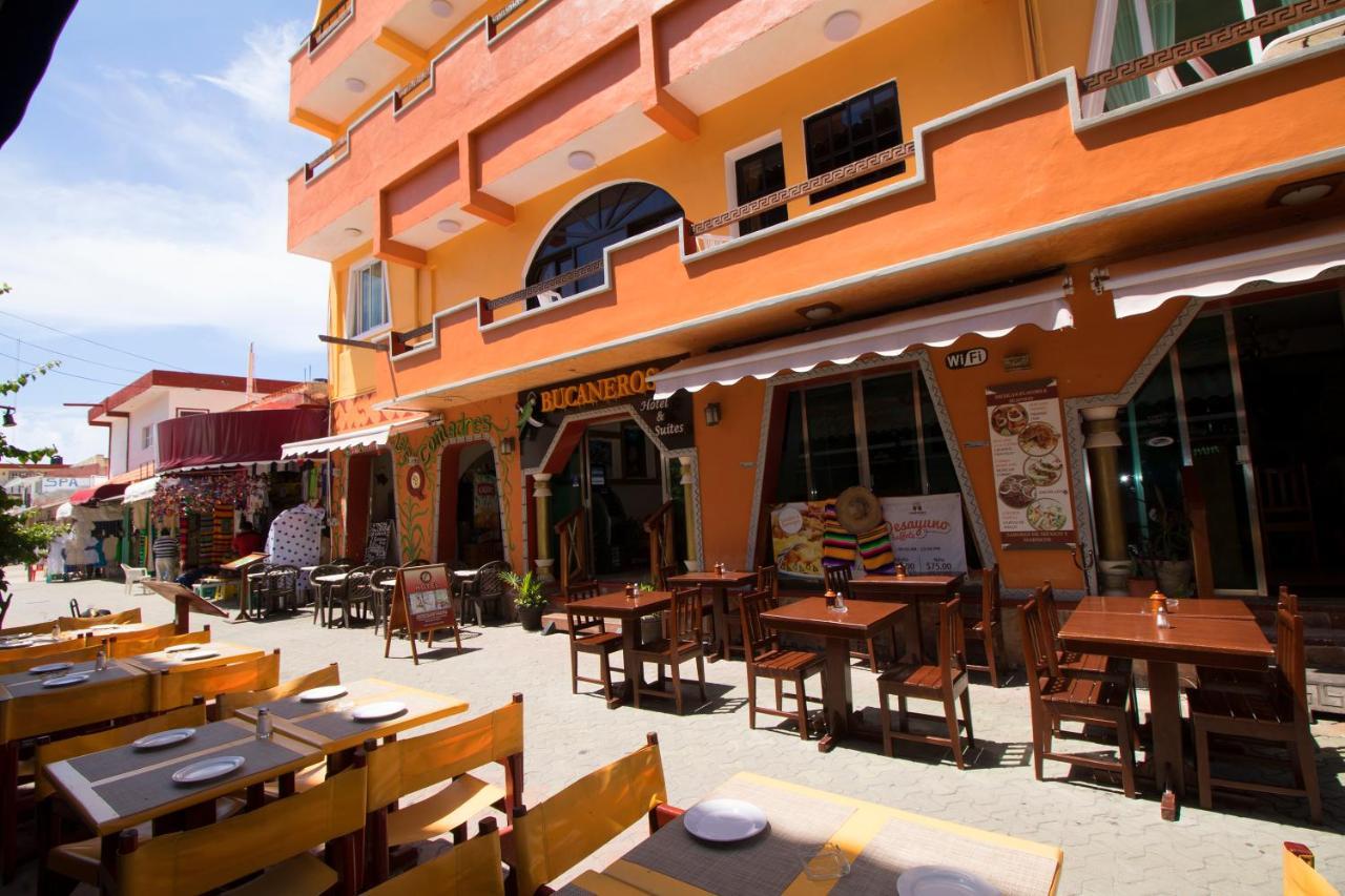 Hotel Bucaneros Isla Mujeres Exterior photo